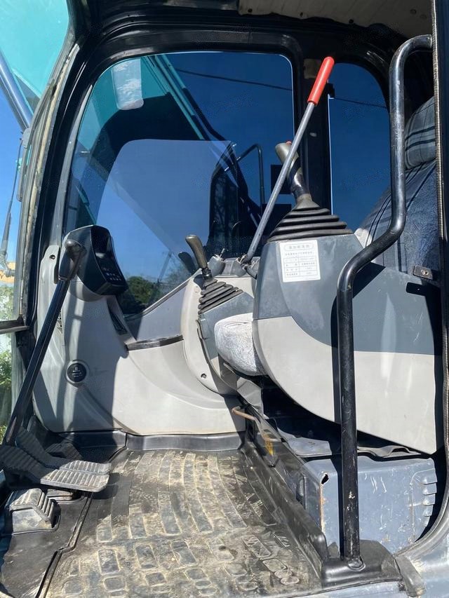 Kobelco SK140LC-8 excavator, photo 7 of 7