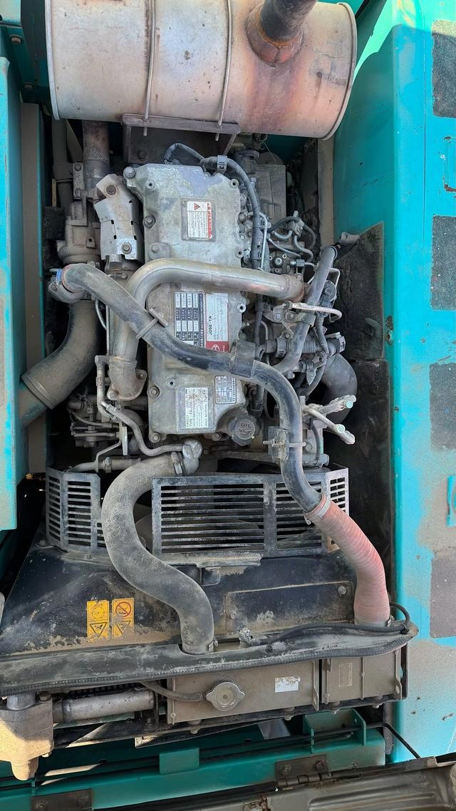 Kobelco SK200-10 excavator, photo 6 of 8
